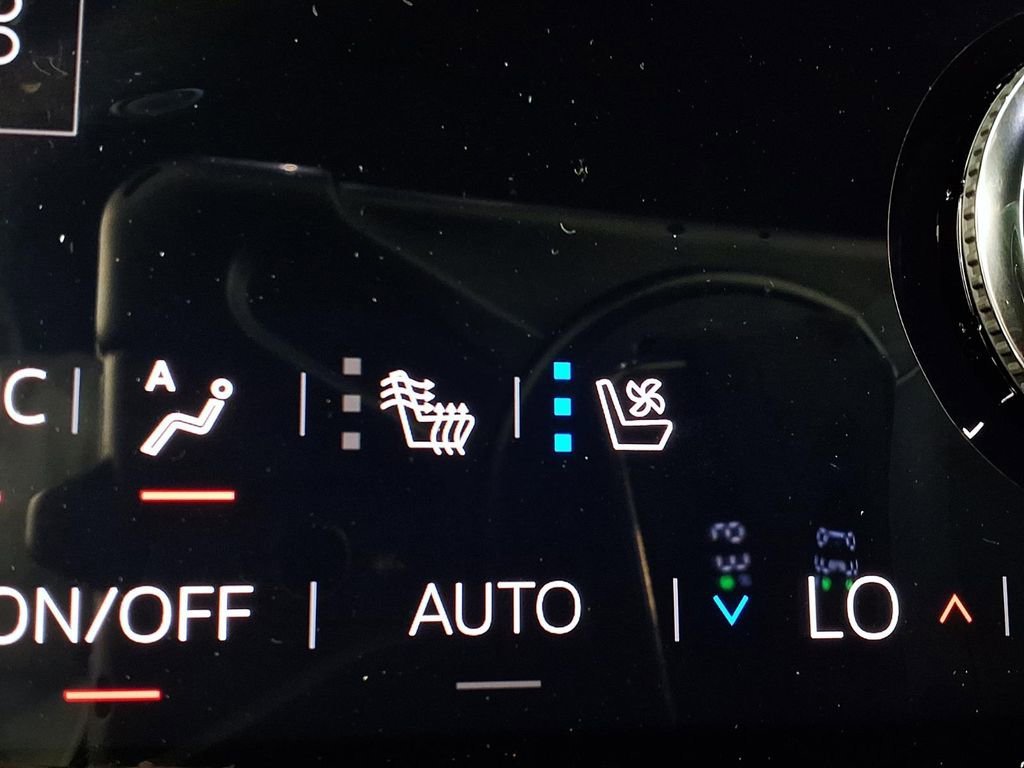 2026 GMC Yukon XL Denali - Photo 14