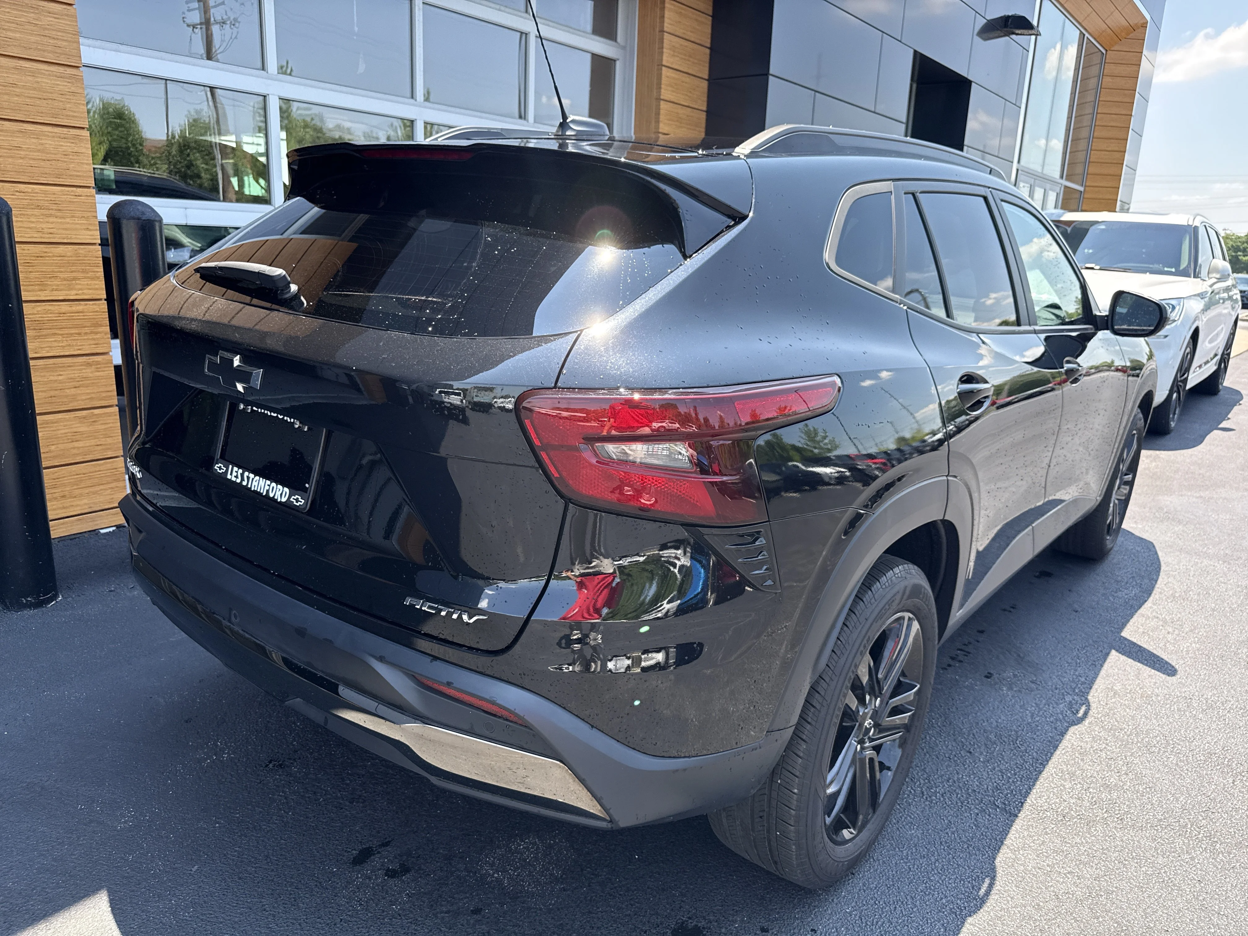 Used 2025 Mosaic Black Metallic Chevrolet ACTIV image 4
