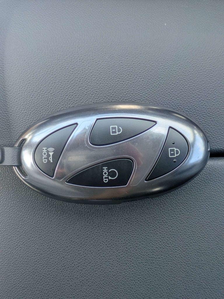 New 2026 White Hyundai Blue SEL 7P image 32