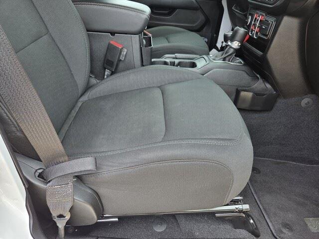 Used 2021 Bright White Clearcoat Jeep Unlimited Sahara image 30