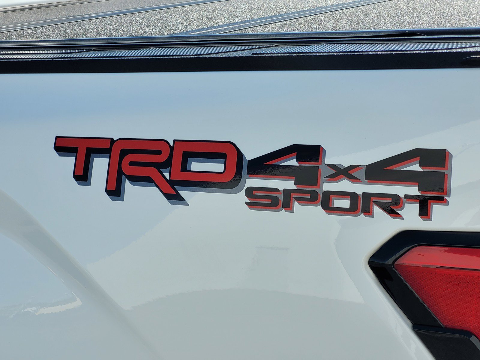 Used 2024  Toyota SR5 image 10
