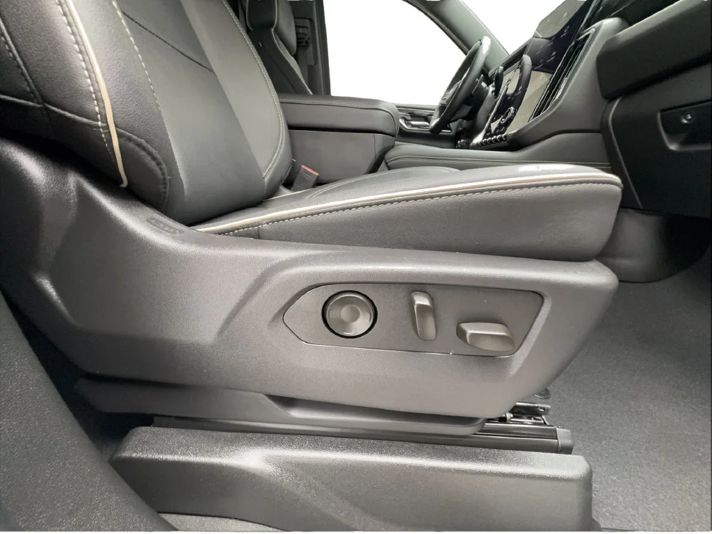 Used 2026 White GMC Elevation image 36