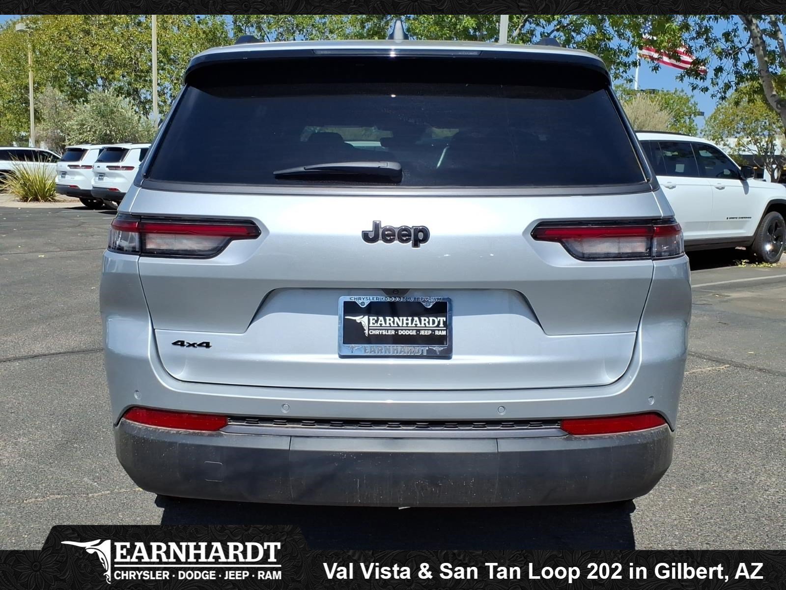 New 2026 Silver Zynith Exterior Paint Jeep Laredo Altitude image 4