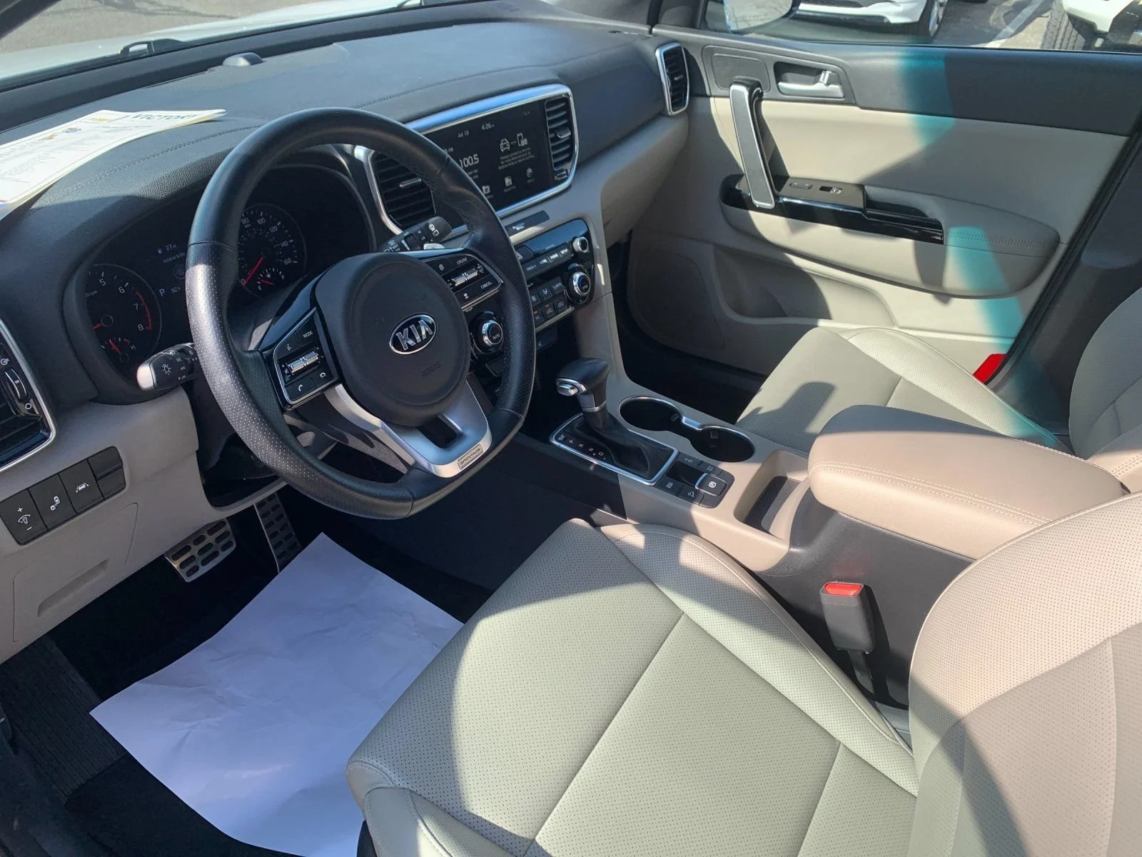 Used 2022 White Kia Nightfall Edition image 10