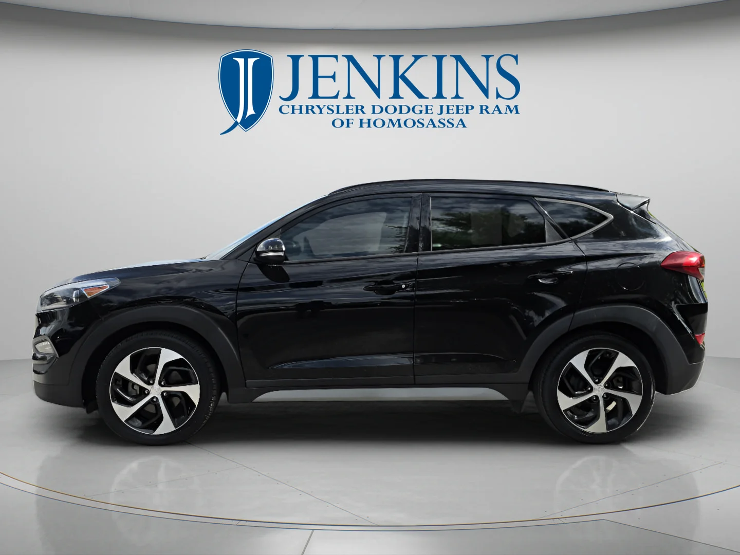 Used 2018 Black Noir Pearl Hyundai Value image 9