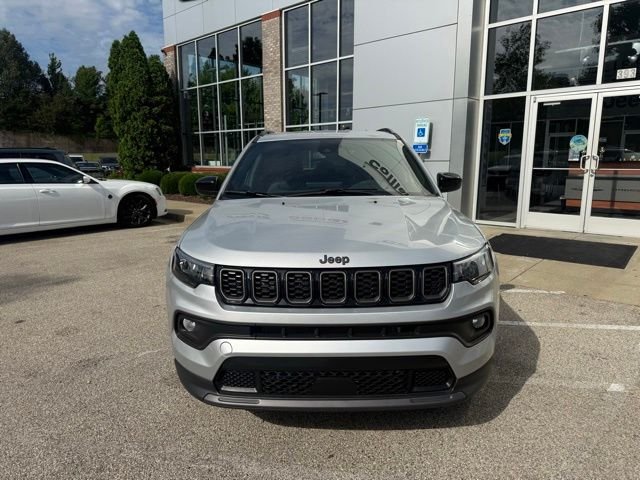 New 2026 Silver Zynith Metallic Clear-Coat Exterior Paint Jeep Latitude image 10