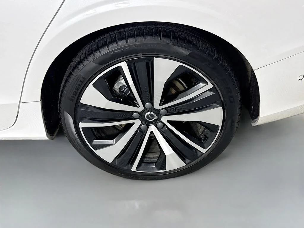 Used 2023 Crystal White Volvo Ultimate image 29