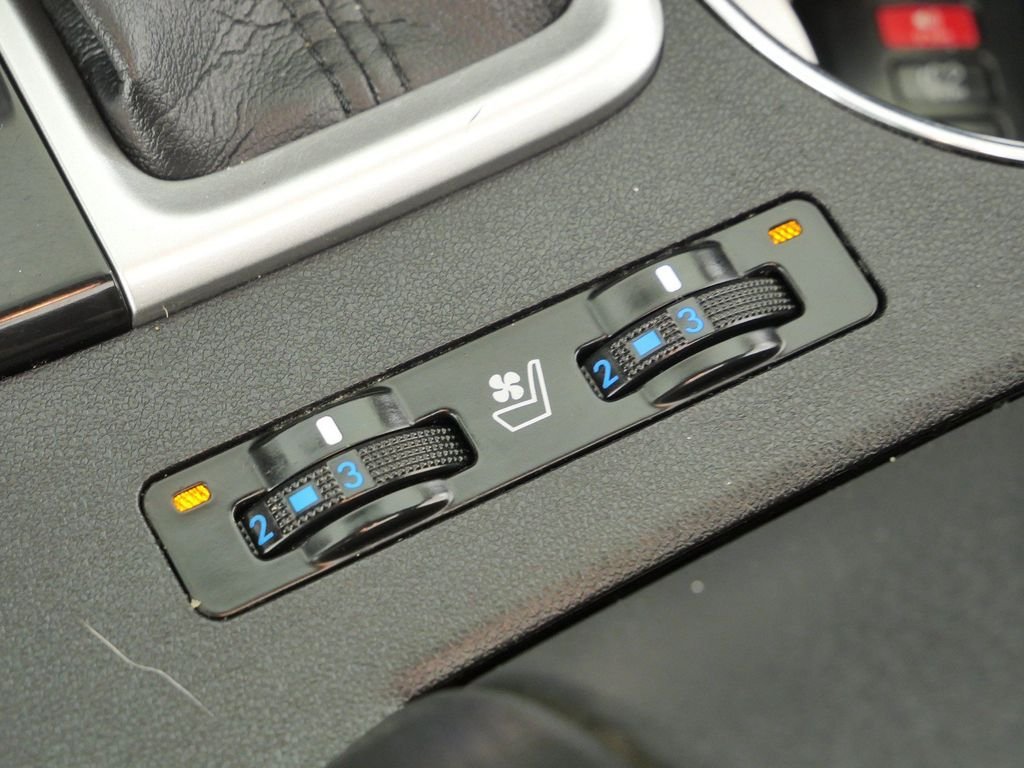 Used 2015 Red Toyota Limited image 46