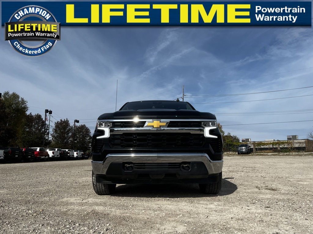 2023 Chevrolet Silverado 1500 LT photo 2