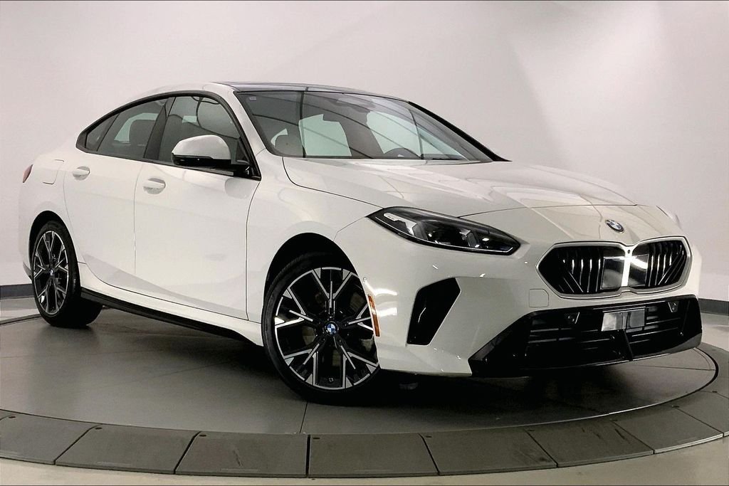 Used 2025 Alpine White BMW  image 33
