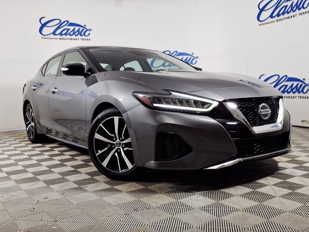 2022 Nissan Maxima SV's photo