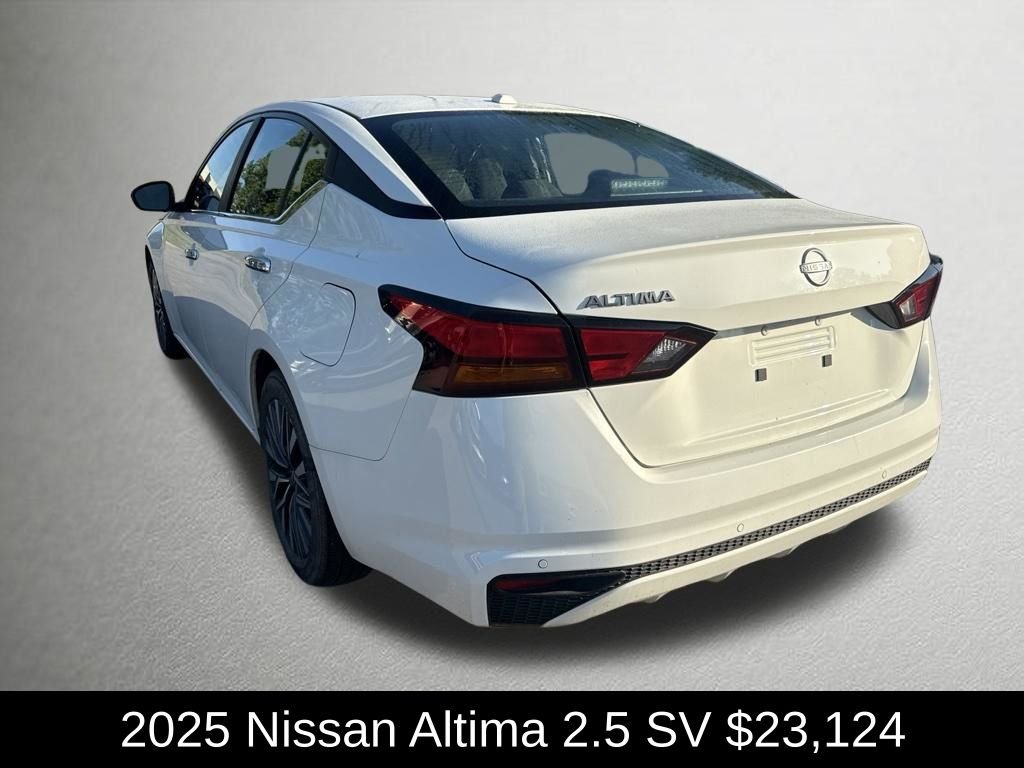 Used 2025 Glacier White Nissan 2.5 SV image 5