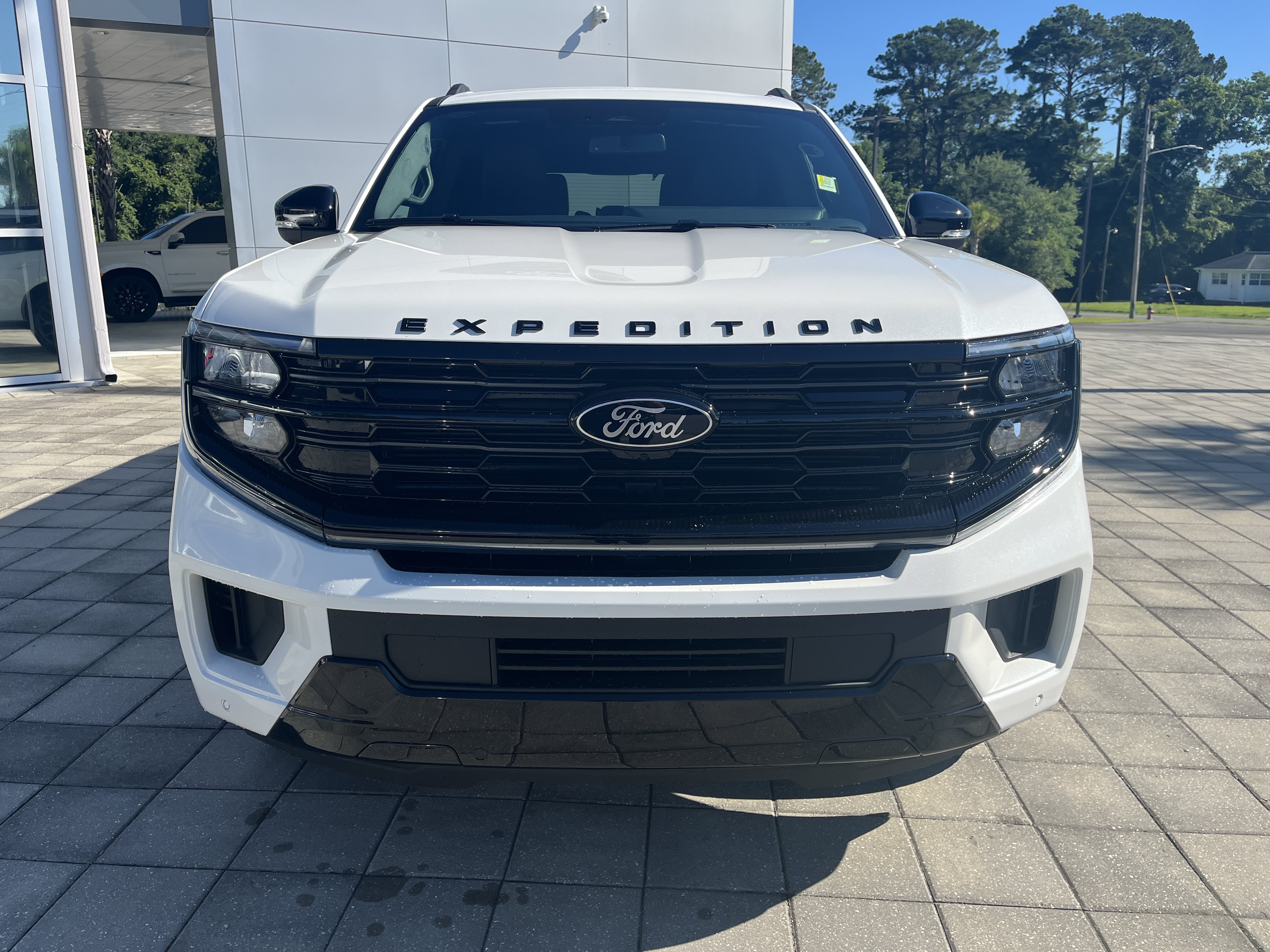 New 2026 Star White Metallic Tri-Coat Ford Platinum® image 9