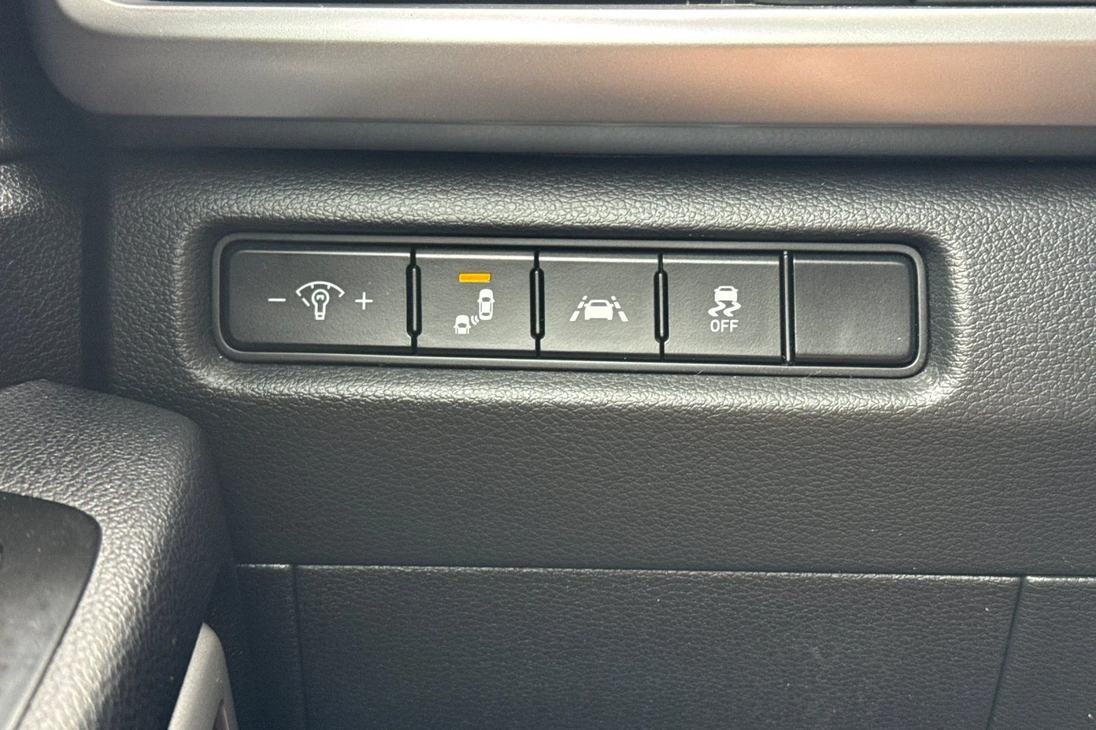 Certified Used 2021 Snow White Pearl Kia S image 26