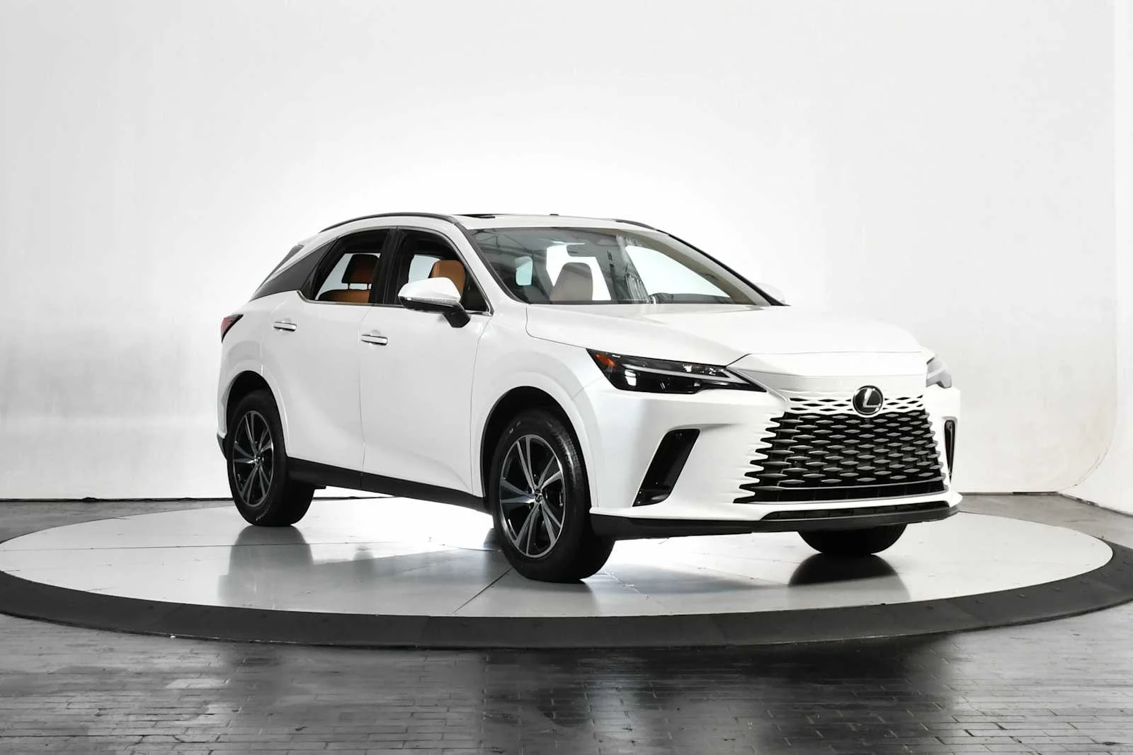 Used 2025 Eminent White Pearl Lexus Premium image 9