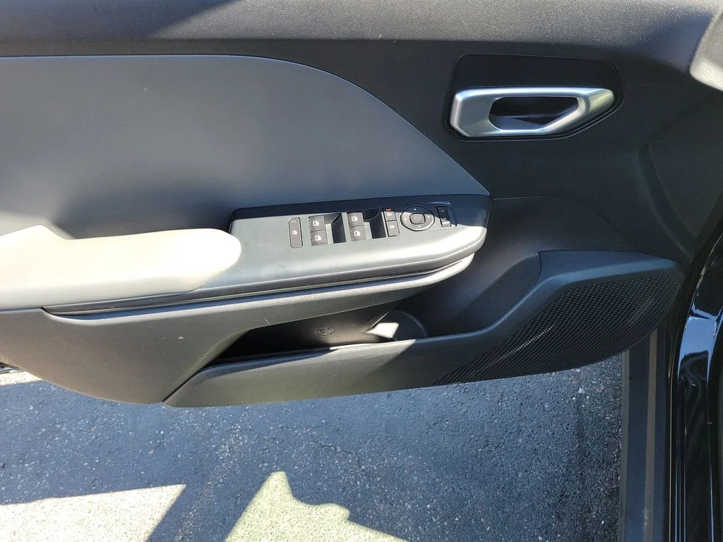2025 Kia K4 LXS - Photo 20