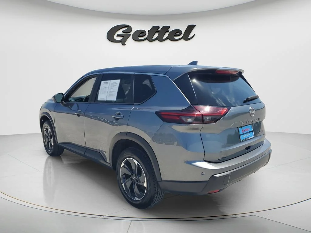 Used 2024 Gray Nissan SV Intelligent AWD image 7