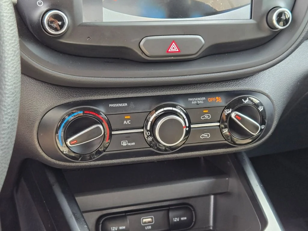 Used 2025 White Kia LX image 24