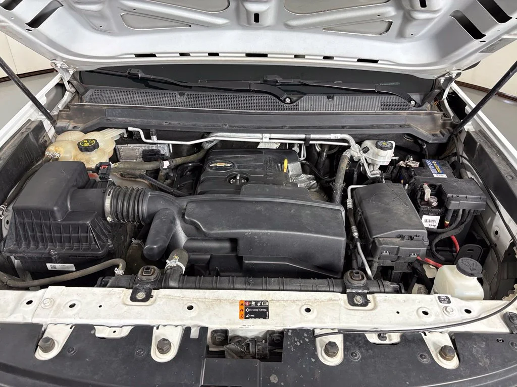 Used 2018 White Chevrolet Work Truck image 49