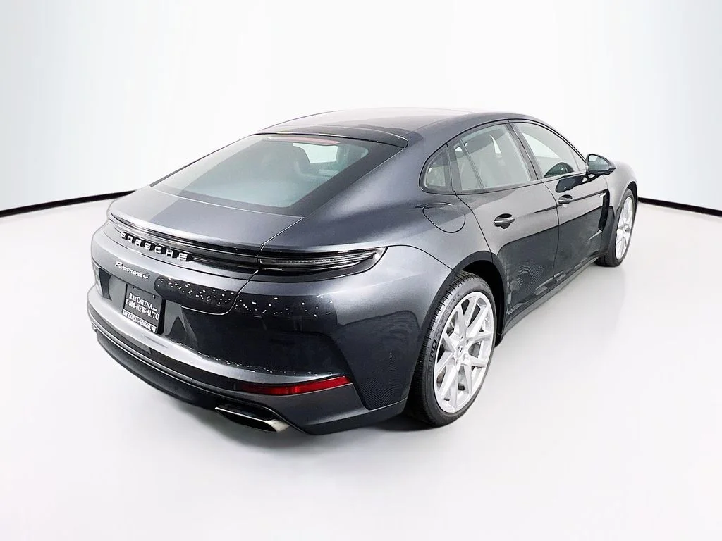 2025 Porsche Panamera 4 E-Hybrid - Photo 9