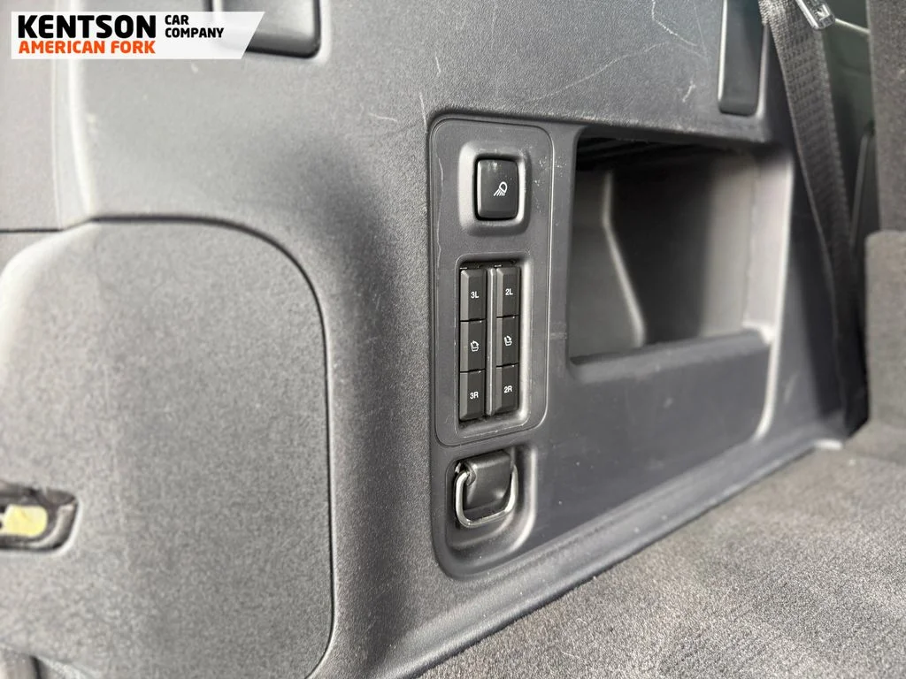 Used 2025 Silver Ford Platinum image 43