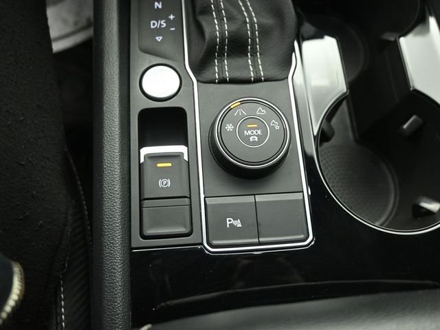 2022 VOLKSWAGEN ATLAS CROSS SPORT - Image 13