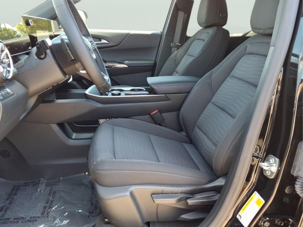 New 2027 Mosaic Black Metallic Chevrolet LT image 18