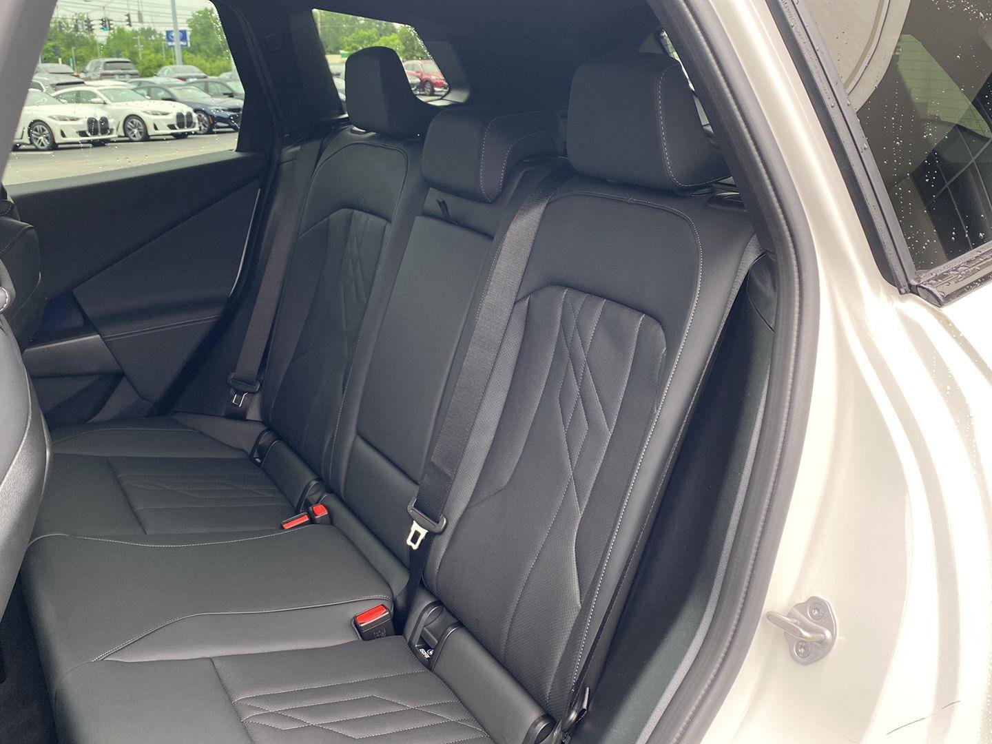Used 2026 Alpine White BMW 30 xDrive image 4
