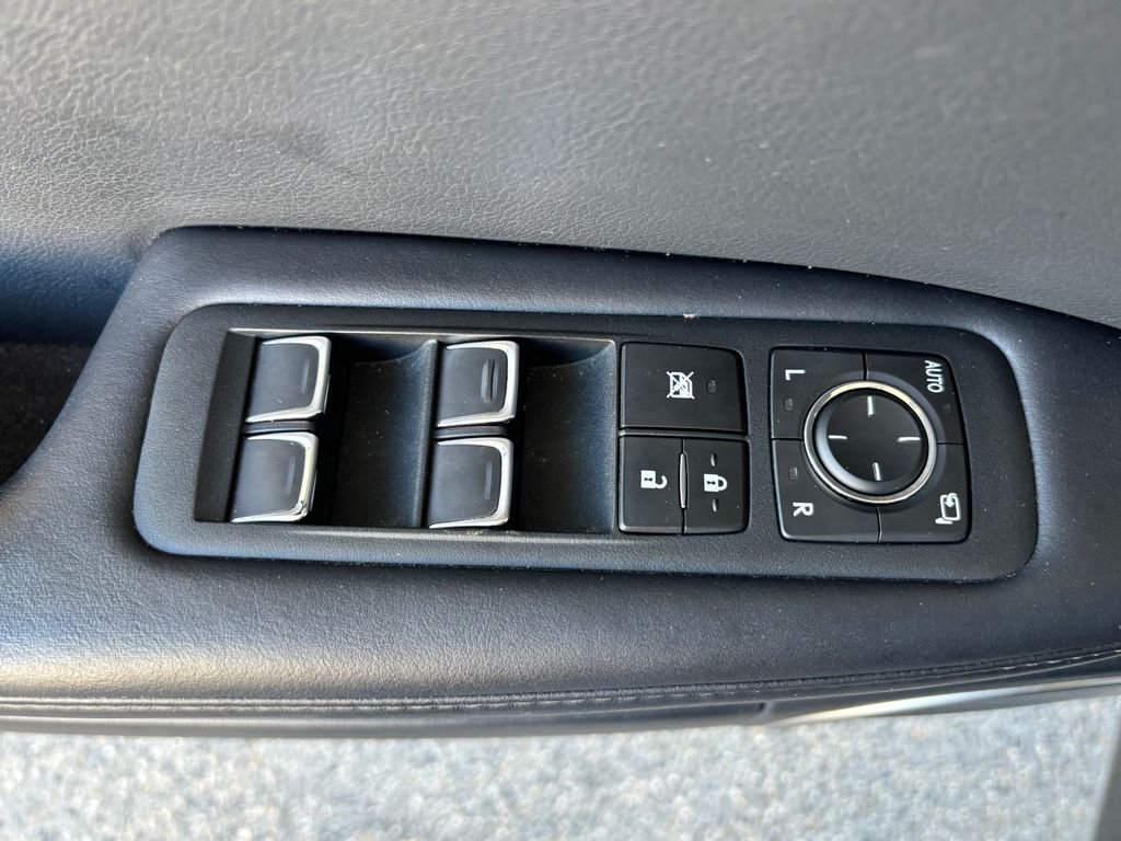 Used 2021 White Pearl Lexus 450h image 27