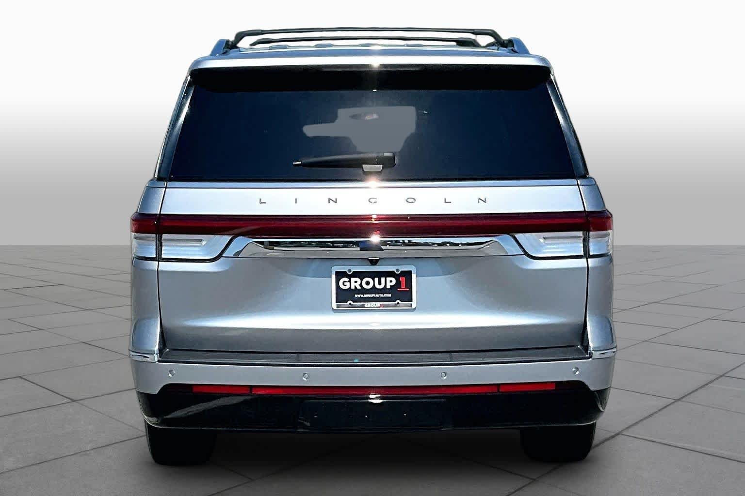 Used 2024 Silver Radiance Lincoln Reserve image 5