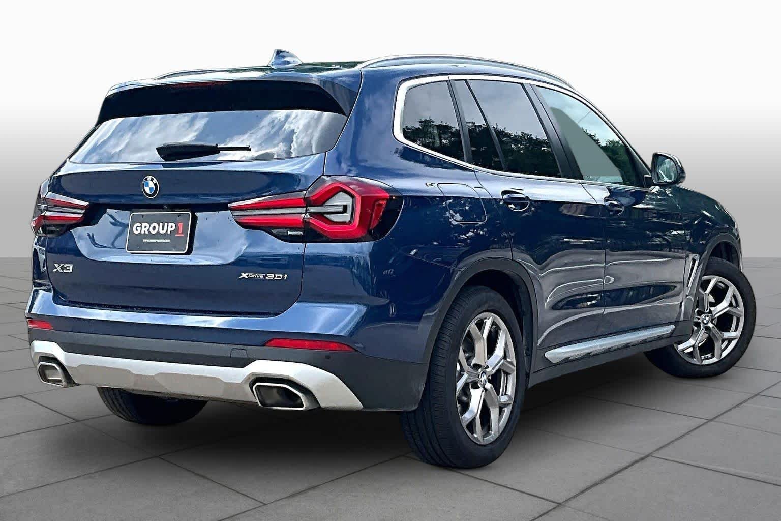 Used 2022 Phytonic Blue Metallic BMW xDrive30i image 12