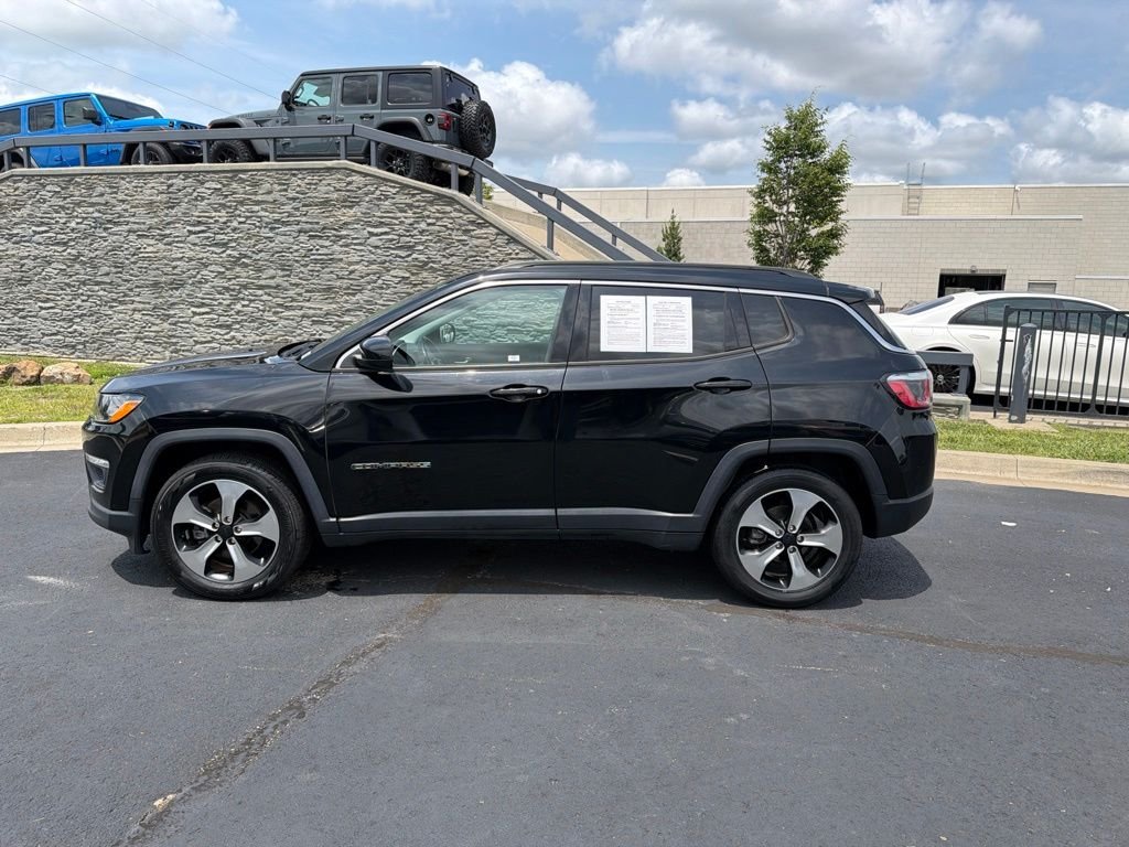 Used 2018 Black Jeep Latitude image 4