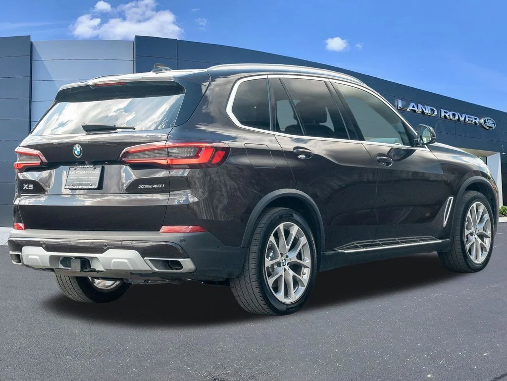 Used 2022 Brown BMW xDrive40i image 4