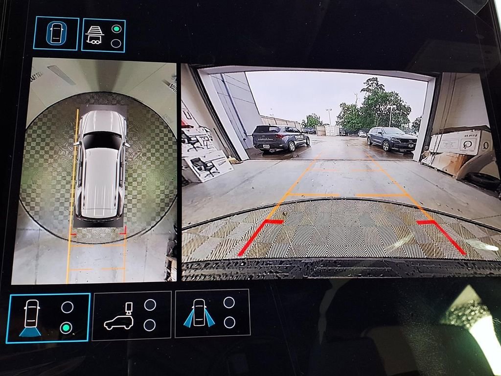 2026 GMC Yukon Denali - Photo 12