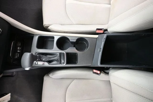 Used 2016 Green Kia LX image 27