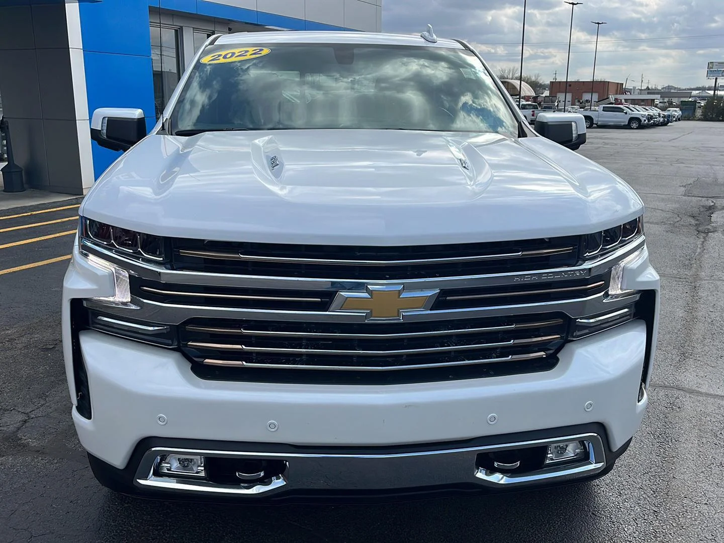 Used 2022 Iridescent Pearl Tricoat Chevrolet High Country image 8