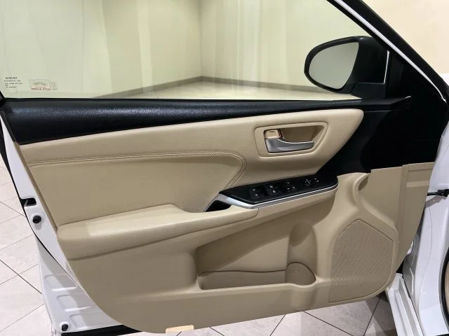 2017 Toyota Camry XLE - Photo 22