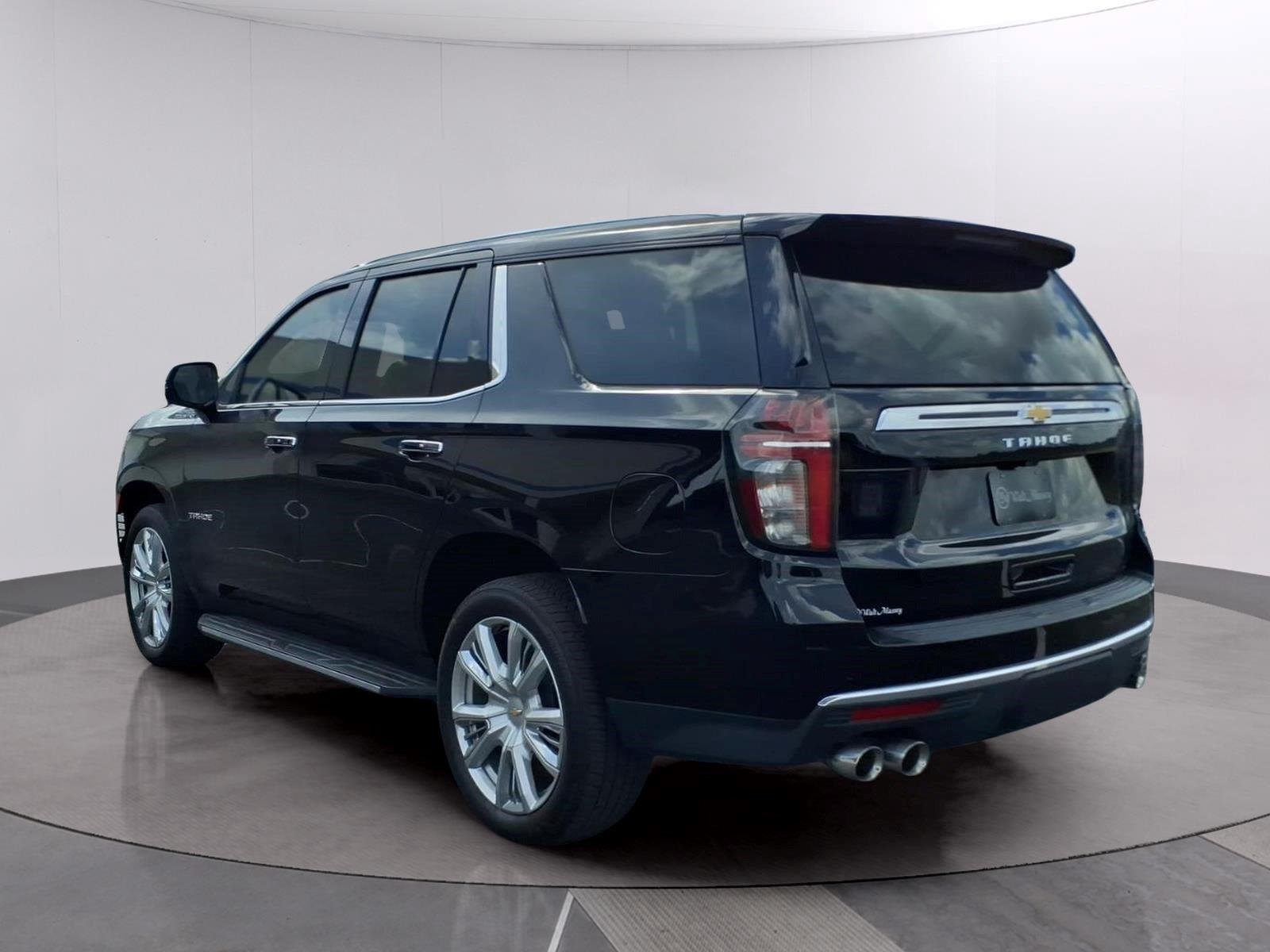 Used 2023 Black Chevrolet High Country image 3