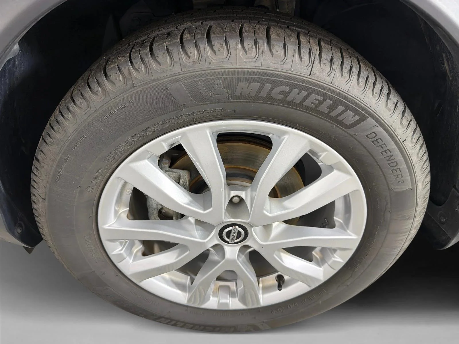 Used 2021 Red Nissan S image 11