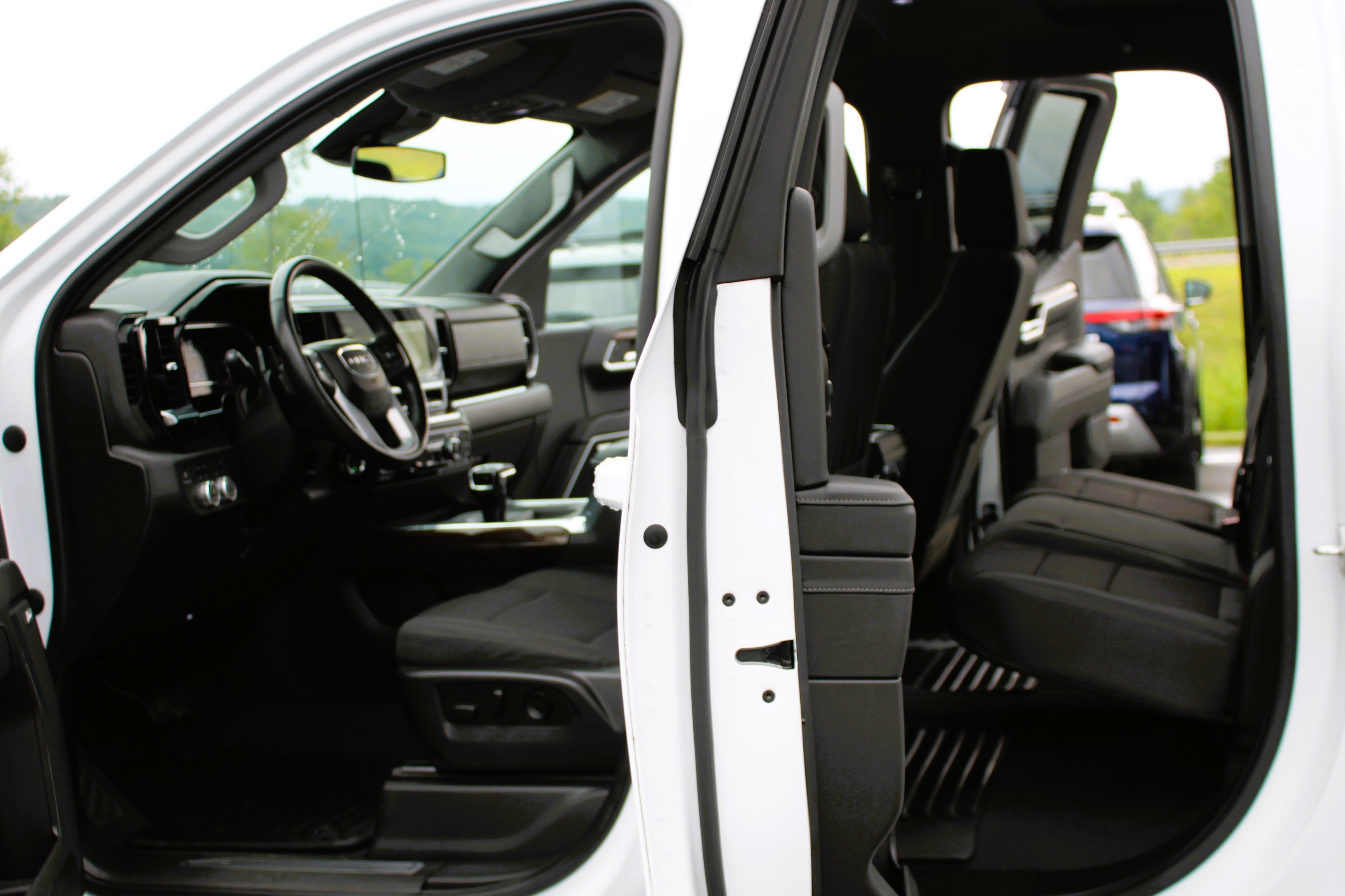 Used 2023 Summit White GMC Elevation image 18