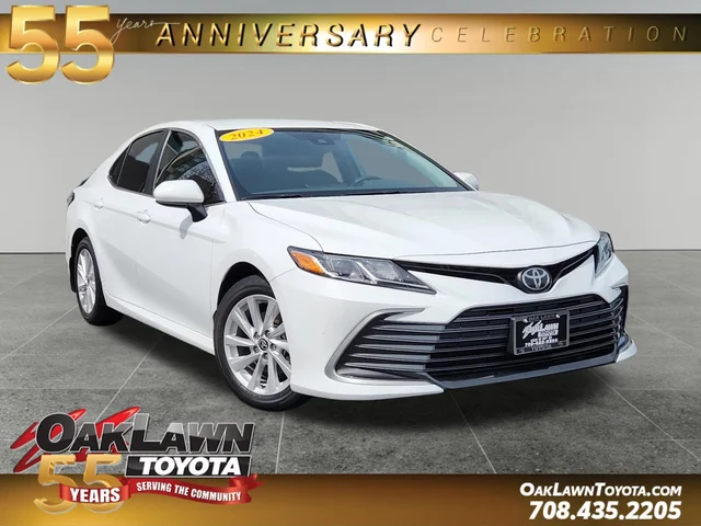 Certified Pre-Owned 2022 Toyota Camry LE 4D Sedan in Oak Lawn