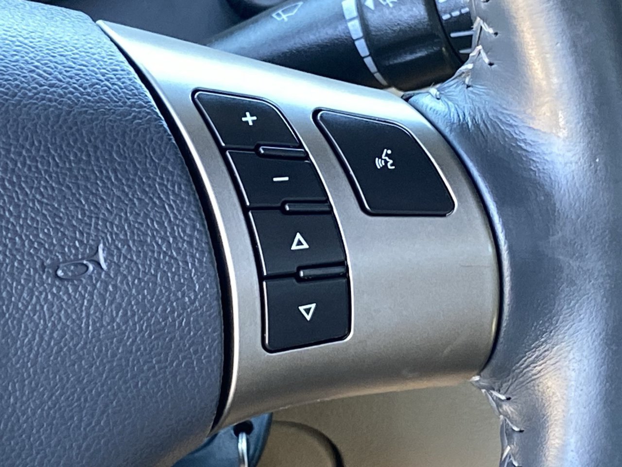 Used 2007 Sly (Shadow Gray) Pontiac Base image 21
