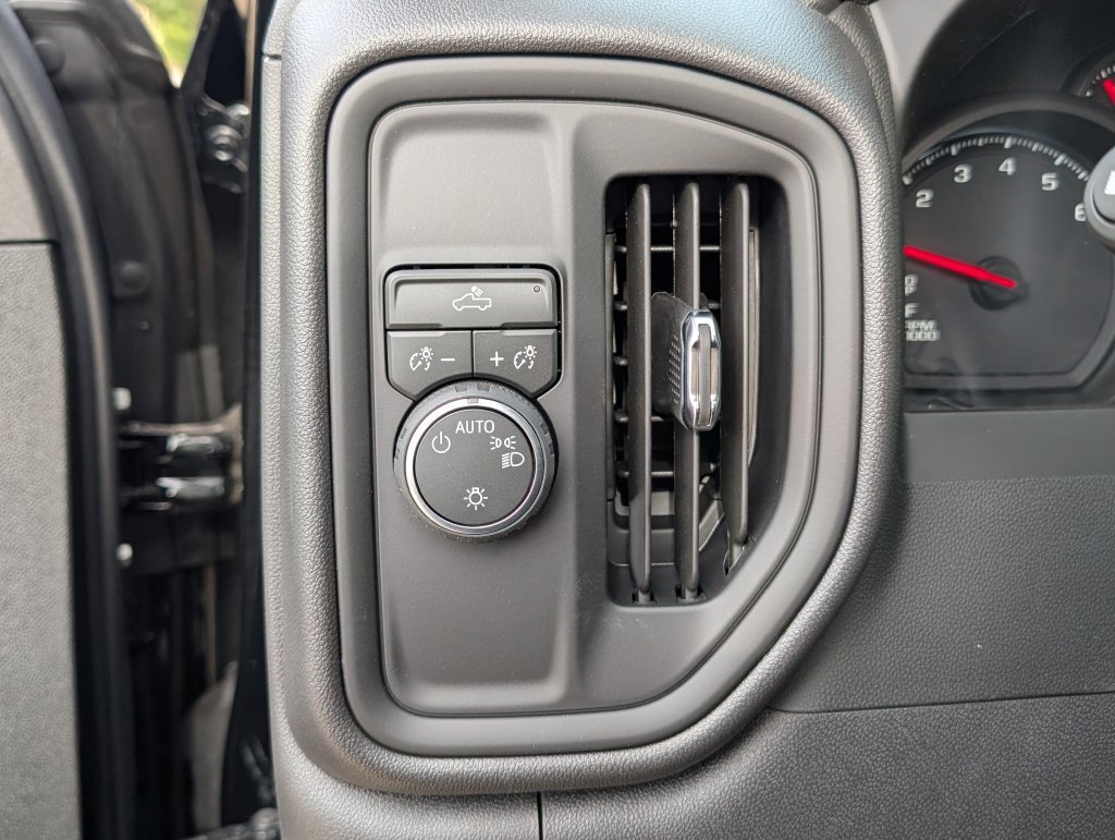 2026 Chevrolet Silverado 1500 Custom - Photo 14