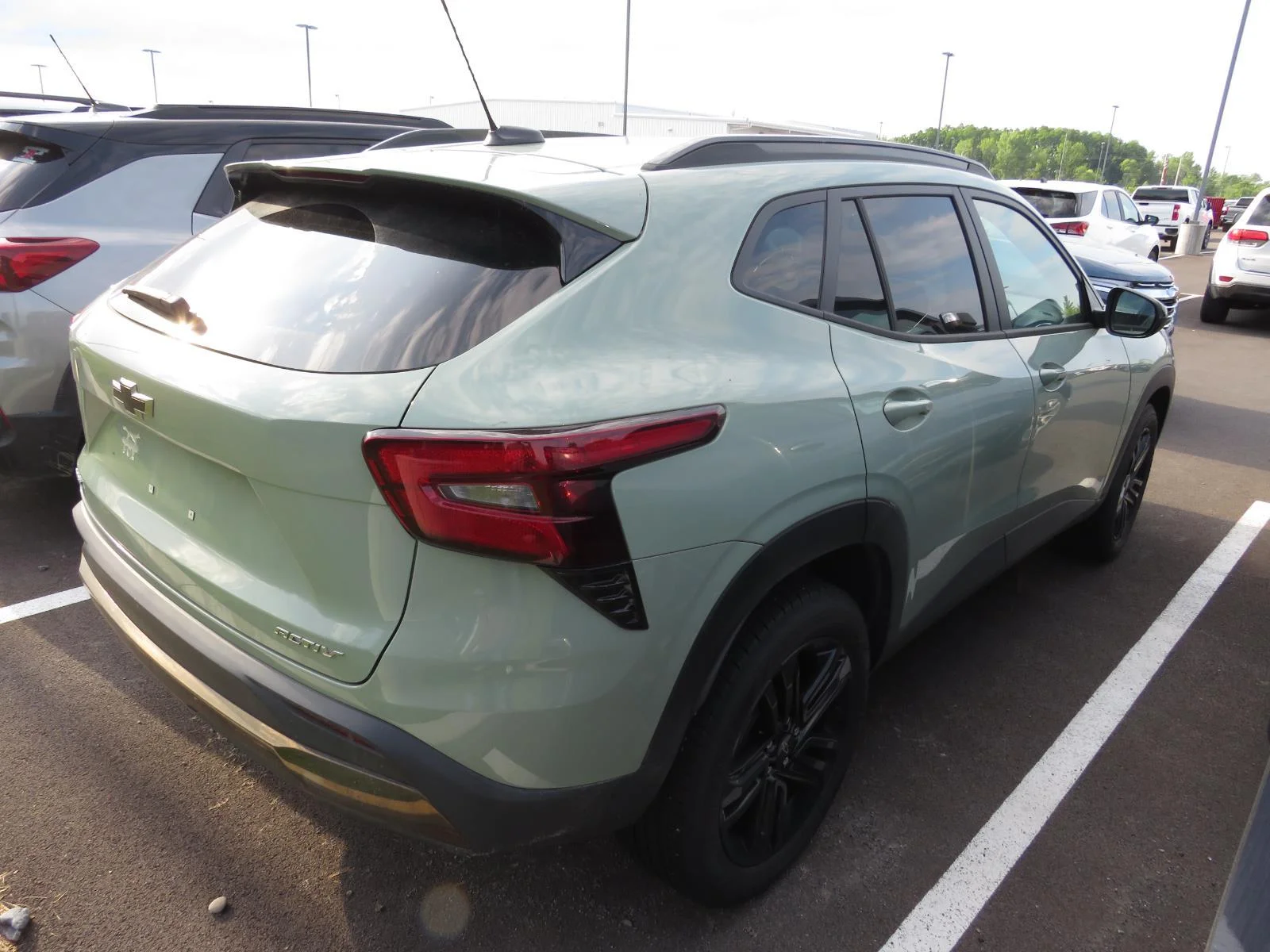 Used 2025 Cacti Green Chevrolet ACTIV image 13