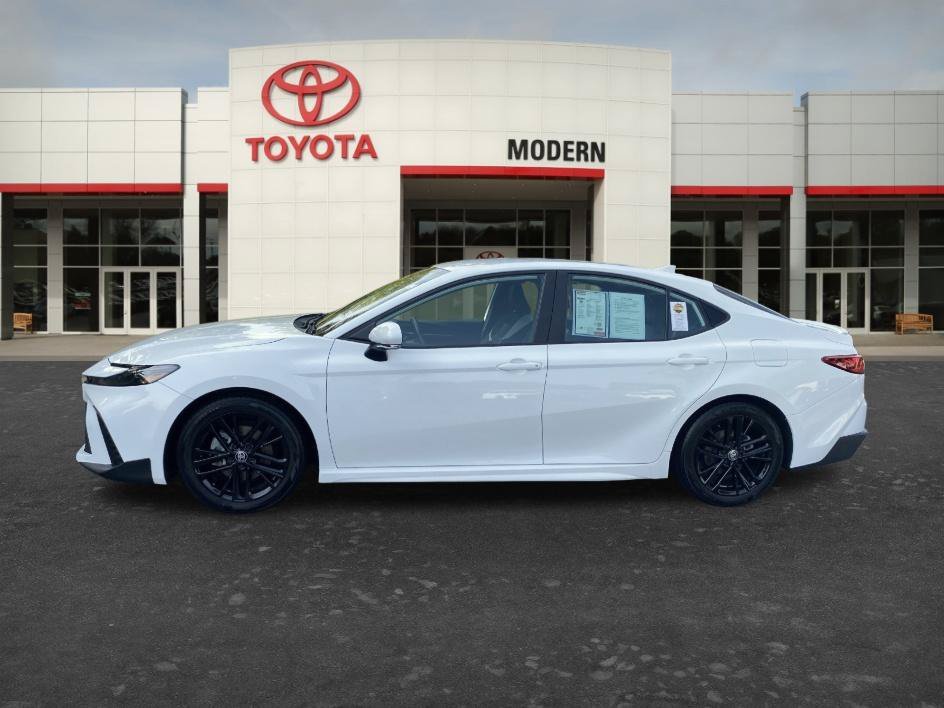 Used 2025 Ice Cap Toyota SE image 8