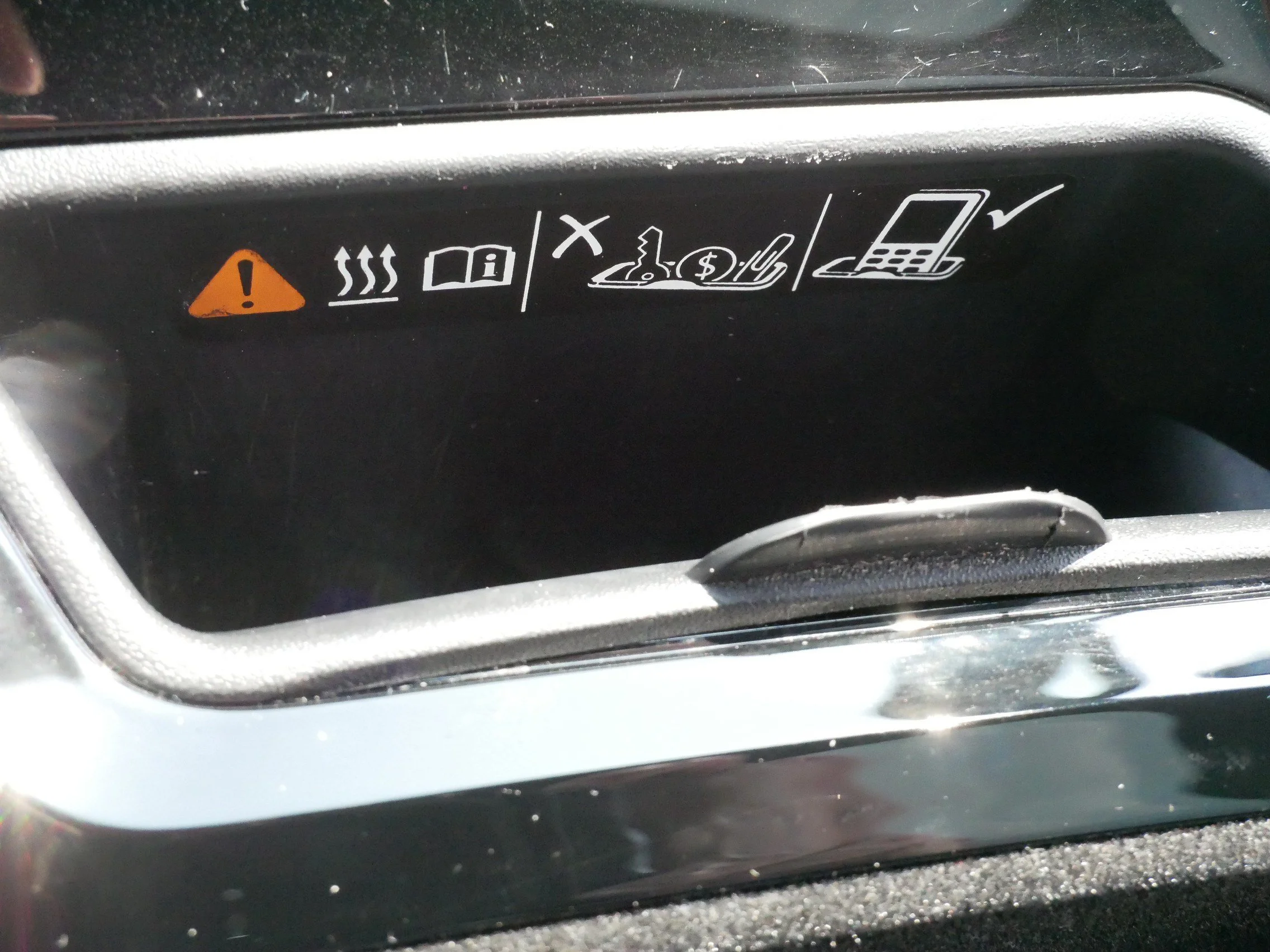 Used 2024 Crystal White Tricoat Cadillac Sport image 31