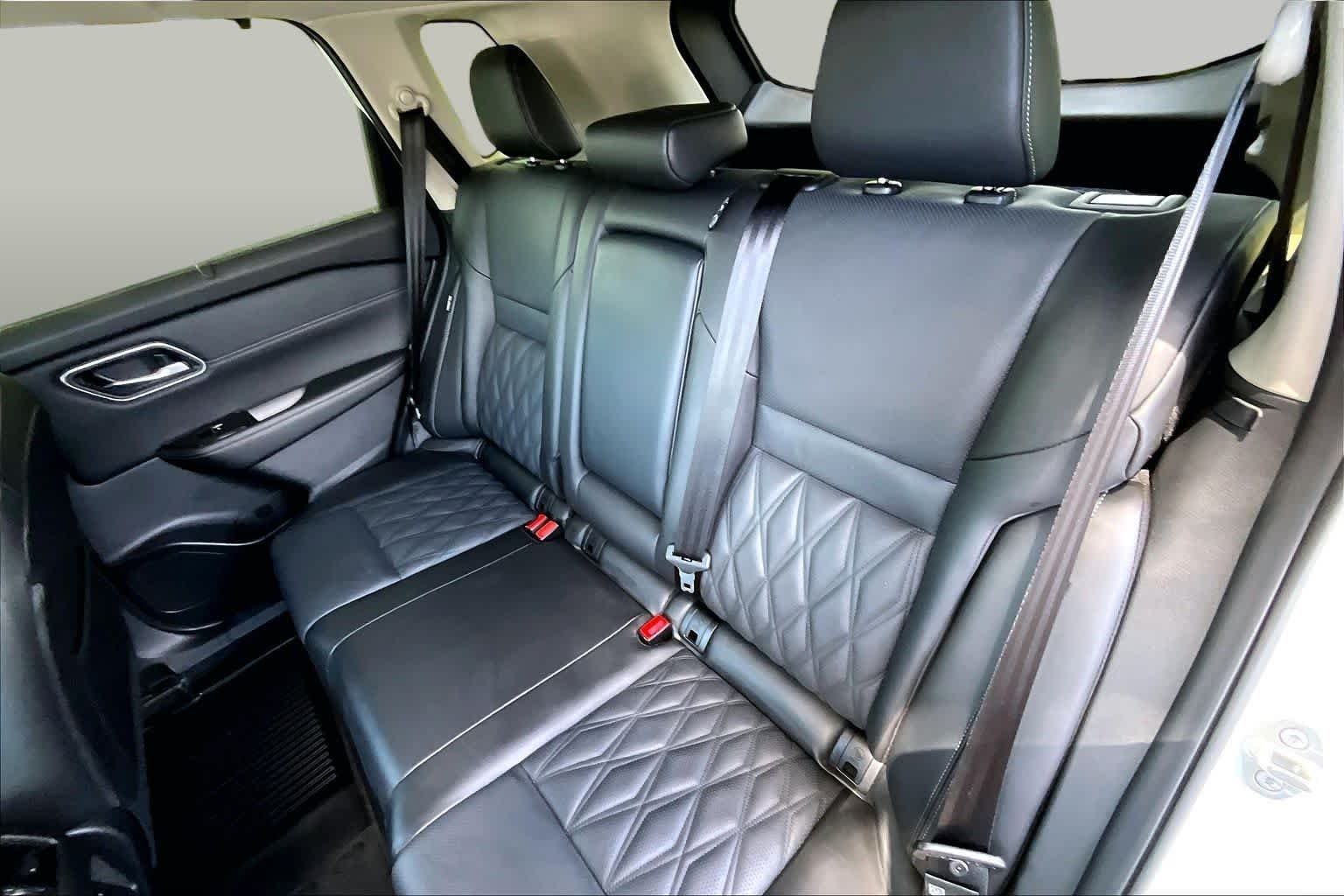 Used 2024 Everest White Pearl Nissan Platinum image 21