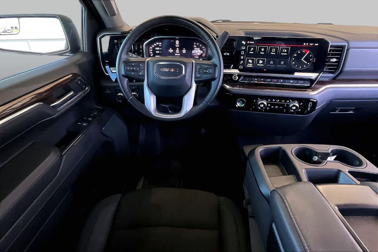 Used 2024 Onyx Black GMC Elevation image 6