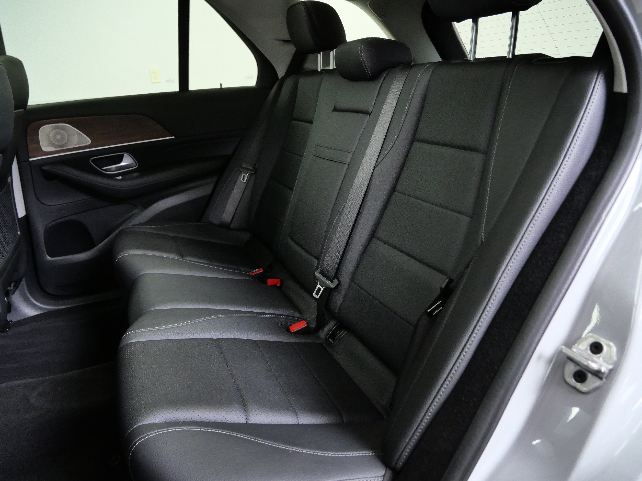 Certified Used 2025 MANUFAKTUR Alpine Grey Mercedes-Benz GLE 350 image 17