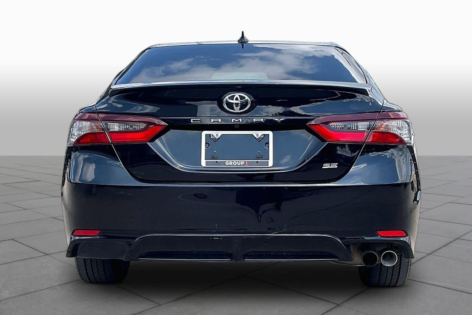 Used 2022 Midnight Black Metallic Toyota SE image 5